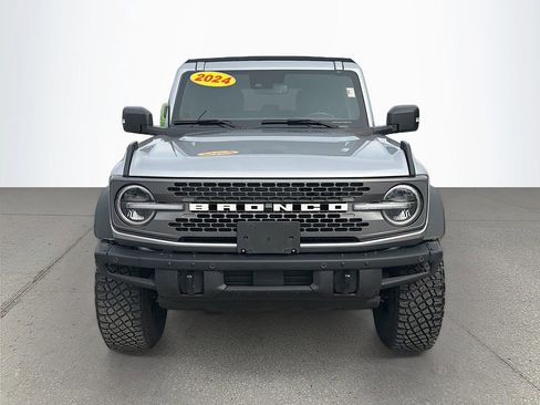 Used 2024 Ford Bronco Badlands image 9
