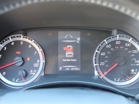 Used 2022 Toyota Highlander LE AWD/4WD image 31