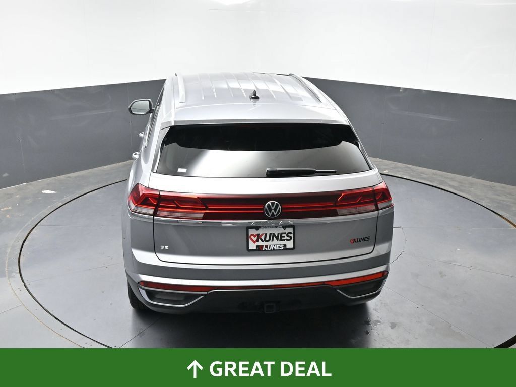 Used 2025 Volkswagen Atlas Cross Sport SE FWD image 51