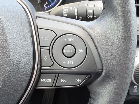 Certified 2025 Toyota RAV4 XLE Premium AWD/4WD image 18