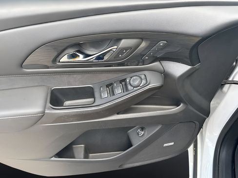 Used 2023 Chevrolet Traverse High Country w/ LPO, Floor Liner Package FWD image 18