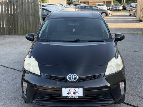 Used 2014 Toyota Prius Two FWD image 4