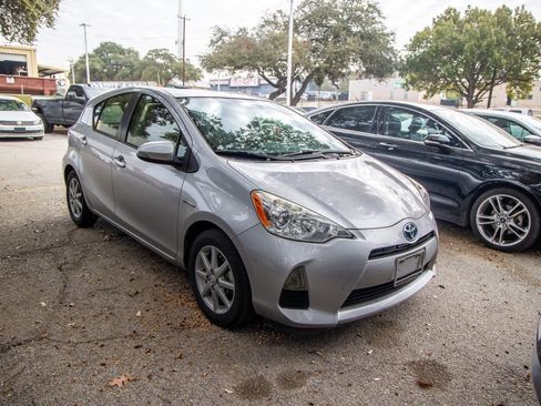 Used 2014 Toyota Prius C Four image 4