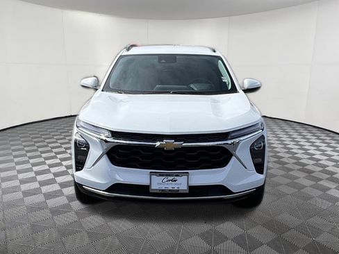 Used 2026 Chevrolet Trax LT w/ Driver Confidence Package FWD image 2