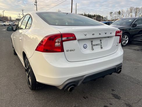 Used 2017 Volvo S60 T5 Dynamic image 7