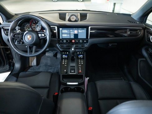Certified 2026 Porsche Macan AWD/4WD image 25
