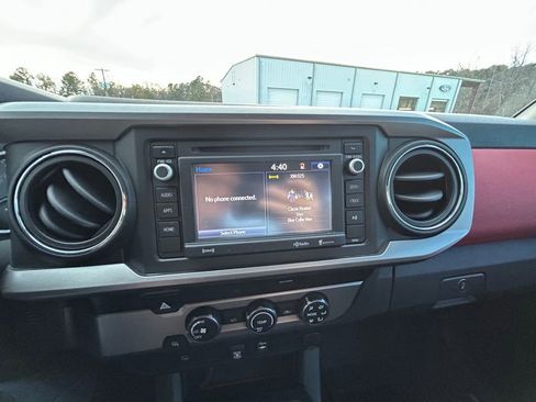 Used 2019 Toyota Tacoma 2WD Double Cab image 30