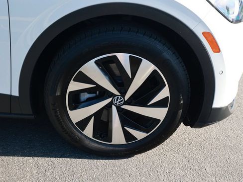 Used 2024 Volkswagen ID.4 2WD image 8