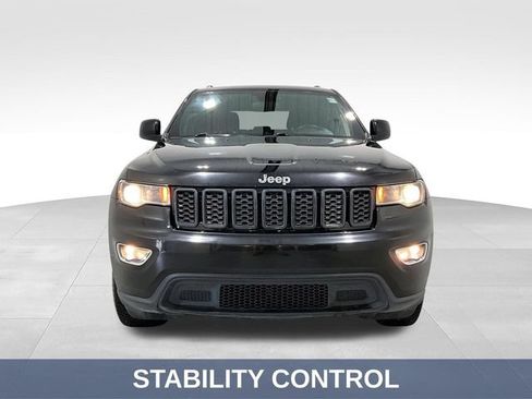 Used 2020 Jeep Grand Cherokee Laredo AWD/4WD image 3