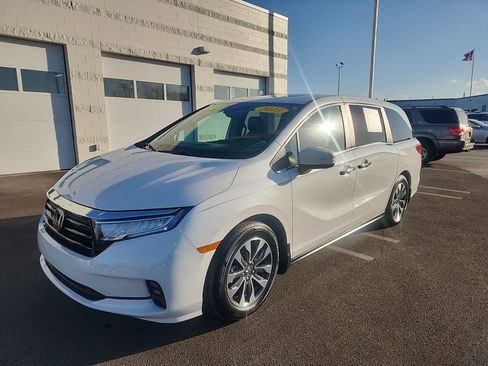 Used 2023 Honda Odyssey EX-L image 2