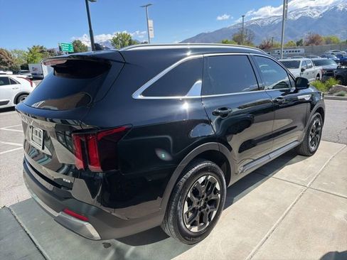 Certified 2025 Kia Sorento S w/ Panoramic Sunroof Package AWD/4WD image 4