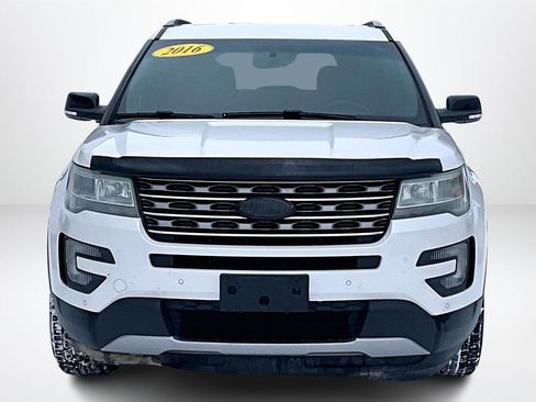 Used 2016 Ford Explorer XLT w/ Equipment Group 202A image 2
