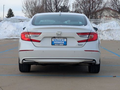Certified 2019 Honda Accord Touring image 7