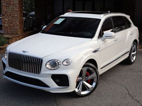 Used 2023 Bentley Bentayga Extended Wheelbase image 3