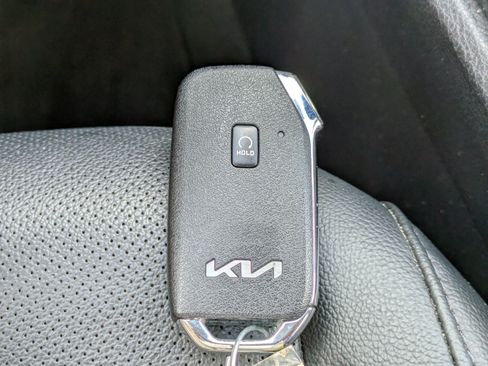 Certified 2025 Kia Sportage EX FWD image 28