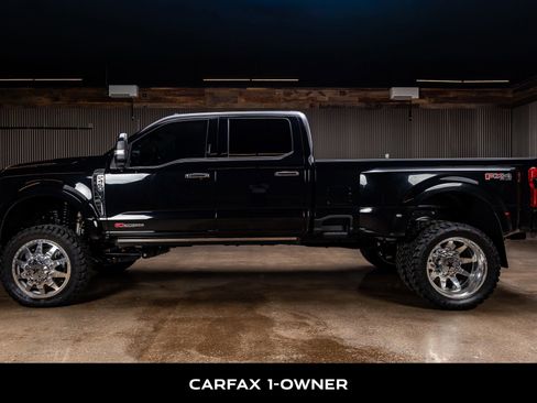 Used 2024 Ford F450 Platinum w/ FX4 Off-Road Package image 5