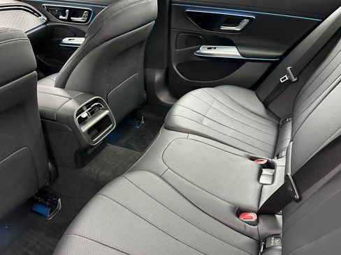 Used 2025 Mercedes-Benz E 350 4MATIC Sedan image 28