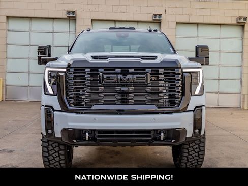 Used 2026 GMC Sierra 3500 Denali Ultimate image 4