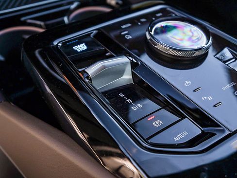 New 2026 BMW i5 eDrive40 w/ Premium Package image 22