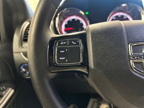 Certified 2016 Dodge Grand Caravan SXT image 19