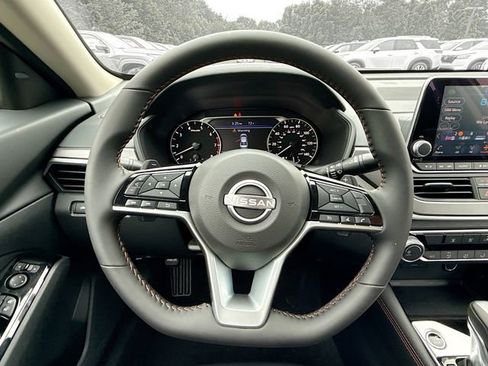 New 2025 Nissan Altima 2.5 SR image 8