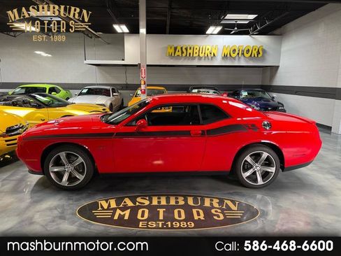 Used 2015 Dodge Challenger R/T w/ Quick Order Package 28B R/T image 1