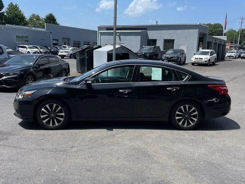 Used 2016 Nissan Altima 2.5 SL w/ 2.5 Technology w/LED Package FWD image 3