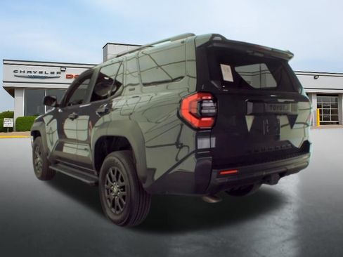 Used 2025 Toyota 4Runner SR5 AWD/4WD image 7