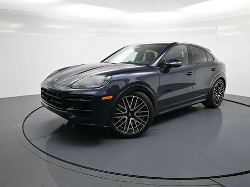 Used 2026 Porsche Cayenne GTS AWD/4WD image 28