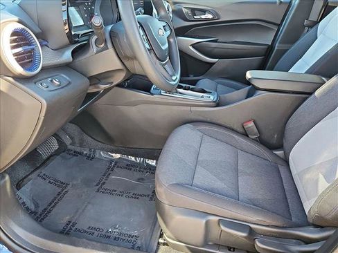 Used 2024 Chevrolet Trax LS image 15