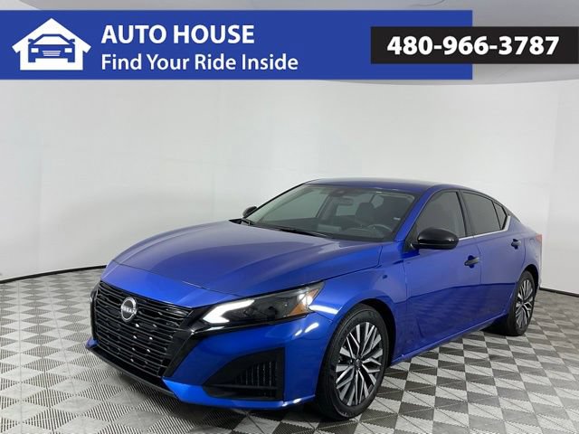 Used 2025 Nissan Altima 2.5 SV FWD image 1