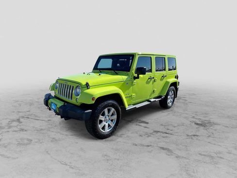 Used 2016 Jeep Wrangler Unlimited Sahara w/ Connectivity Group AWD/4WD image 4
