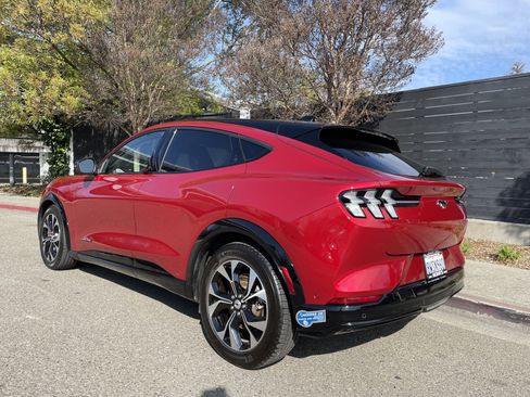 Used 2021 Ford Mustang Mach-E Premium image 7