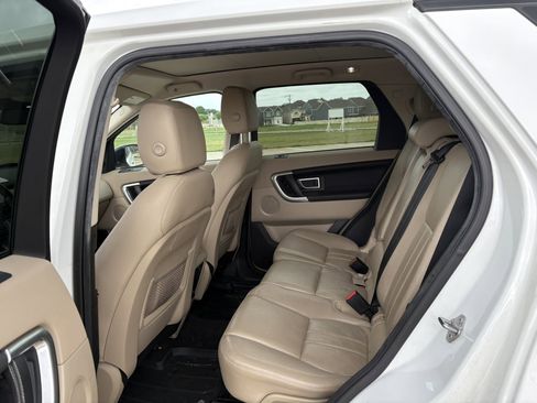 Used 2017 Land Rover Discovery Sport HSE image 9