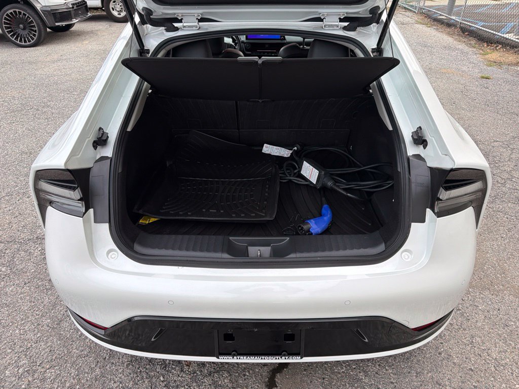 Used 2023 Toyota Prius Prime FWD image 15