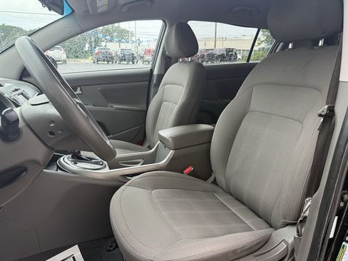 Used 2013 Kia Sportage LX AWD/4WD image 9