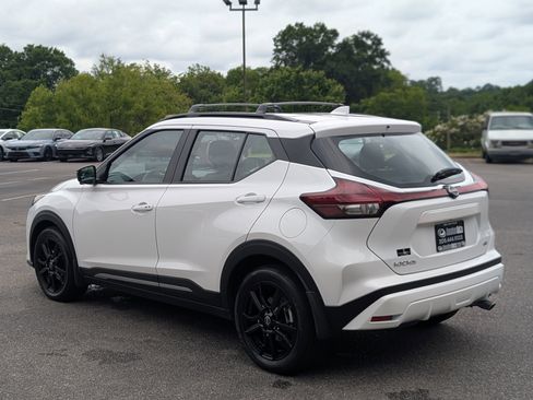 Used 2024 Nissan Kicks SR w/ SR Premium Package FWD image 7