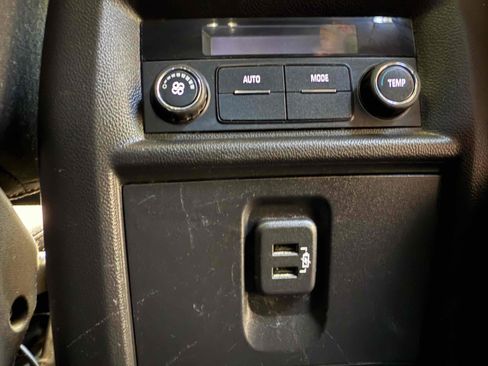 Used 2018 Chevrolet Traverse LT w/ LPO, Black Accent Package image 63