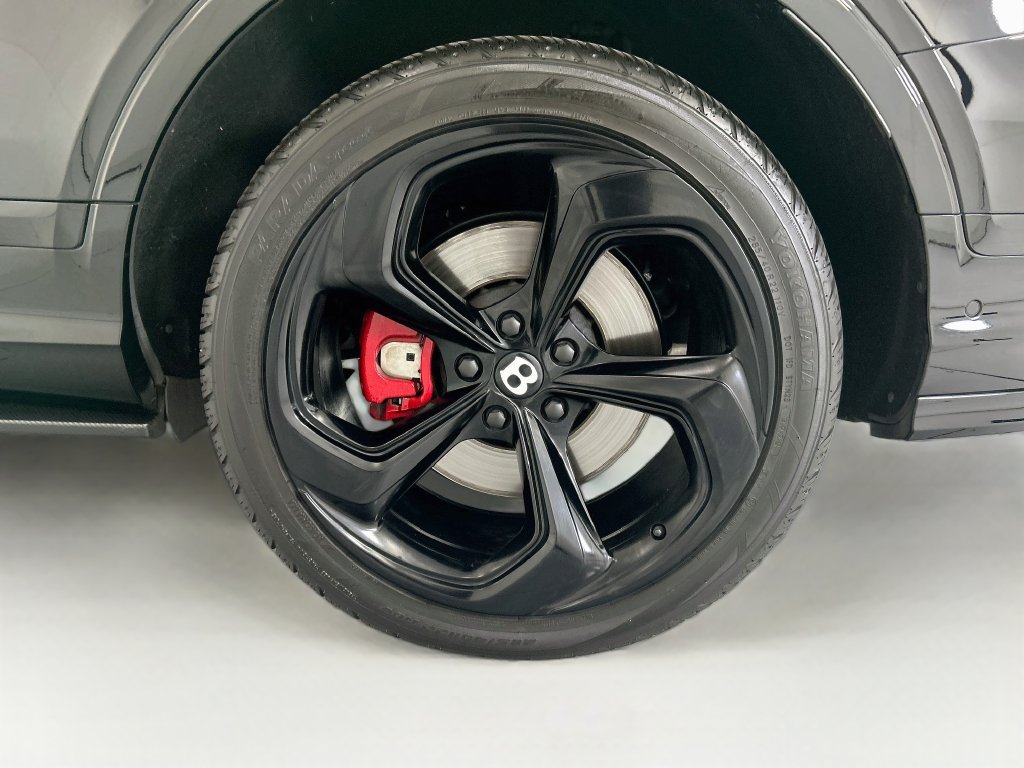 Certified 2022 Bentley Bentayga AWD/4WD image 30