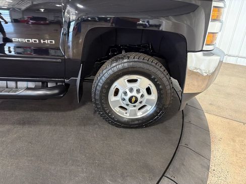 Used 2017 Chevrolet Silverado 2500 LT AWD/4WD image 33