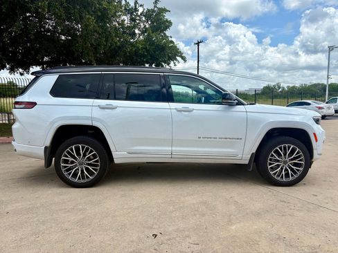 Used 2025 Jeep Grand Cherokee L Summit AWD/4WD image 2