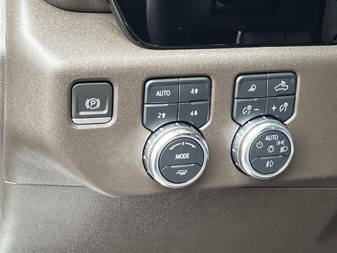 Used 2023 GMC Sierra 1500 SLT w/ SLT Premium Package AWD/4WD image 30