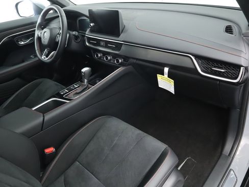 Certified 2025 Acura ADX A-Spec image 17