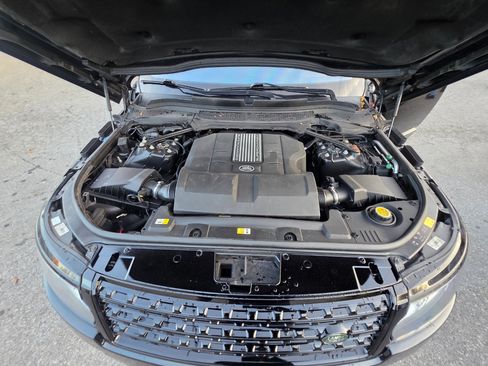 Used 2016 Land Rover Range Rover HSE image 25