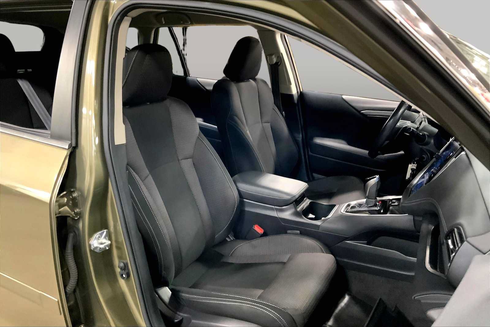 Used 2024 Subaru Outback Premium AWD/4WD image 8