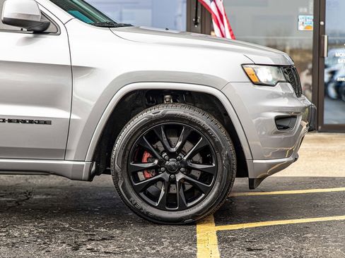 Used 2021 Jeep Grand Cherokee Laredo X AWD/4WD image 10