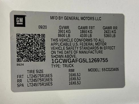 Used 2020 Chevrolet Express 2500 w/ Driver Convenience Package RWD image 9