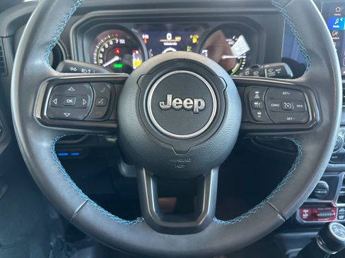 Used 2024 Jeep Wrangler Unlimited Rubicon 4xe AWD/4WD image 22
