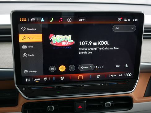 Used 2025 Volkswagen ID. Buzz 1st Edition image 22