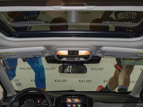 Used 2024 Subaru Crosstrek 2.0i Premium image 13